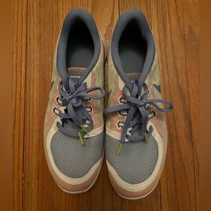 2017 Nike Frees Youth - Girls 6.5